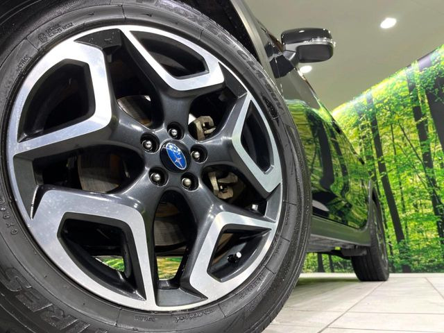 �y����18�C���`�A���~�z�C�[���z�O�ςɃ}�b�`���������A���~�z�C�[���𑕒����Ă���܂��B�e��ЊO�A���~�z�C�[����A�X�^�b�h���X�^�C�����戵�����Ă���܂��B���񂲑��k����������