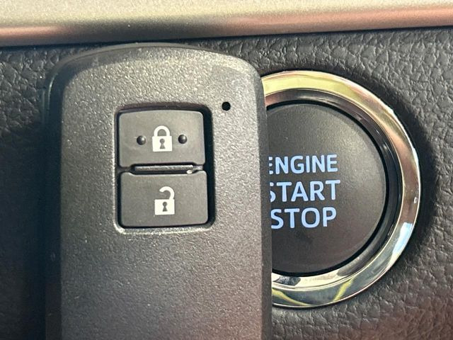 �y�X�}�[�g�L�[�z�J�o����|�P�b�g�ɓ��ꂽ�܂܂ł��h�A�̎{���E�������\�ȃX�}�[�g�L�[�𑕔��B�G���W���̃I���E�I�t�����J�M�����o���K�v����������Ƃ��Ă��֗��ł���