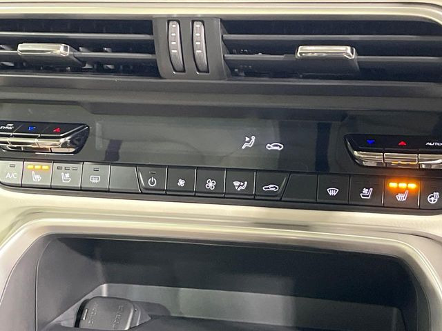 【シートベンチレーション】夏場は涼しい風でお尻や背中の熱やムレを防ぎ、冬はエアコンよりも早く温まってポカポカに!季節を問わず快適に過ごせます。