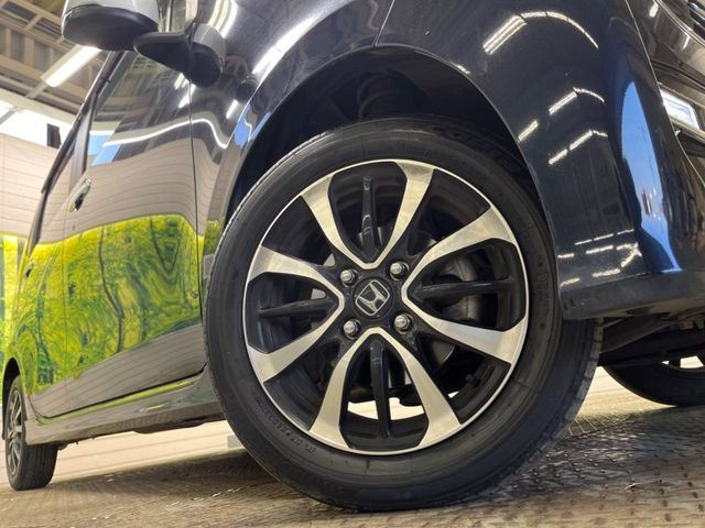 �y����14�C���`�A���~�z�C�[���z�O�ςɃ}�b�`���������A���~�z�C�[���𑕒����Ă���܂��B�e��ЊO�A���~�z�C�[����A�X�^�b�h���X�^�C�����戵�����Ă���܂��B���񂲑��k����������