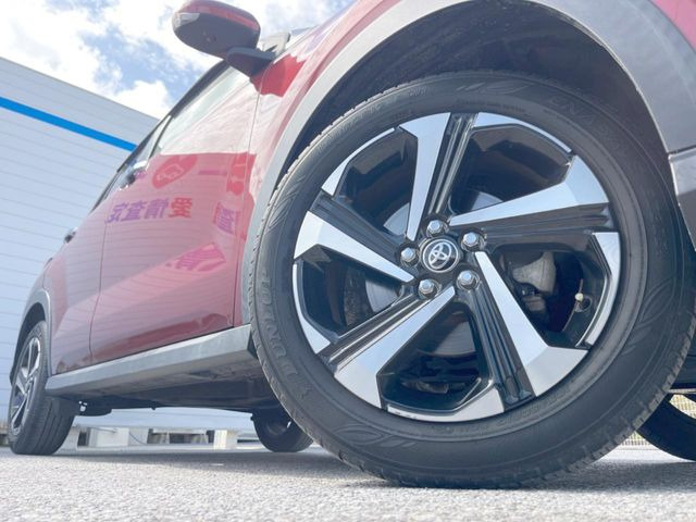 �y�����A���~�z�C�[���z�O�ςɃ}�b�`���������A���~�z�C�[���𑕒����Ă���܂��B�e��ЊO�A���~�z�C�[����A�X�^�b�h���X�^�C�����戵�����Ă���܂��B���񂲑��k����������