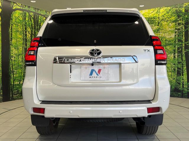 安心の最長10年・走行無制限保証(有償)をご用意。保証内容も充実はもちろん、無料点検&オイル交換や、年中無休の全国・24時間ロードサービスも付帯されておりますのでご安心下さい。