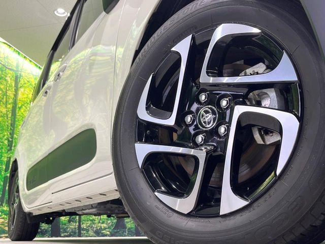 �y����15�C���`�A���~�z�C�[���z�O�ςɃ}�b�`���������A���~�z�C�[���𑕒����Ă���܂��B�e��ЊO�A���~�z�C�[����A�X�^�b�h���X�^�C�����戵�����Ă���܂��B���񂲑��k����������