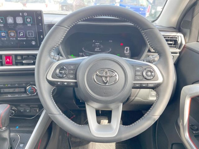 �y�����v�����X�e�A�����O�z�㎿�Ȋv���g�p���邱�ƂŁA��ɂ����������݂ƂĂ��^�]���₷���n���h���ł���