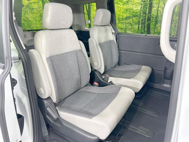 ���i���ȃI���W�i���t���A�}�b�g���I�v�V�����ɂĂ��p�ӂ��Ă���܂��B���D���ȃf�U�C����J���[�����Ԃɍ��킹�đI��ł����������Ƃ��ł��܂���