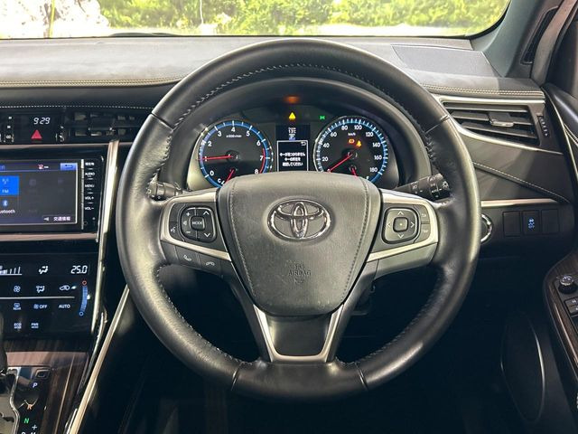 �y�����v�����X�e�A�����O�z�㎿�Ȋv���g�p���邱�ƂŁA��ɂ����������݂ƂĂ��^�]���₷���n���h���ł���