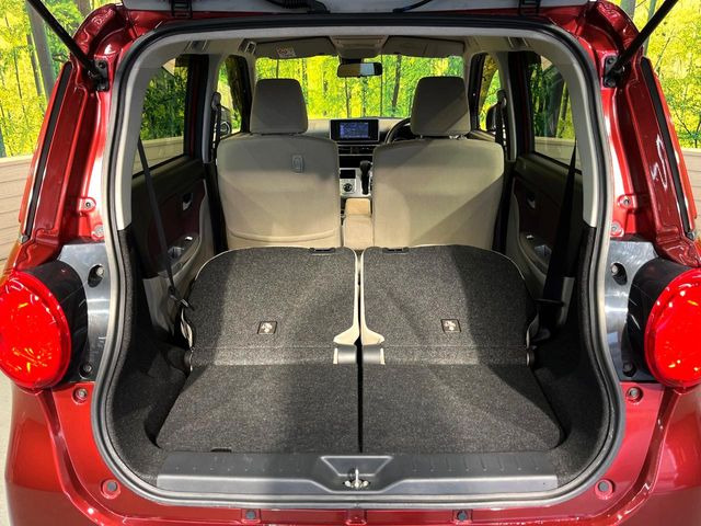 ���i�̂���������ʋ΁A���}���ɏ\���ȉ׎��X�y�[�X���m�ۂ��Ă���܂��B�Z�J���h�V�[�g��|���ƁA�傫�ȉו��̐ύڂ��\�ł���