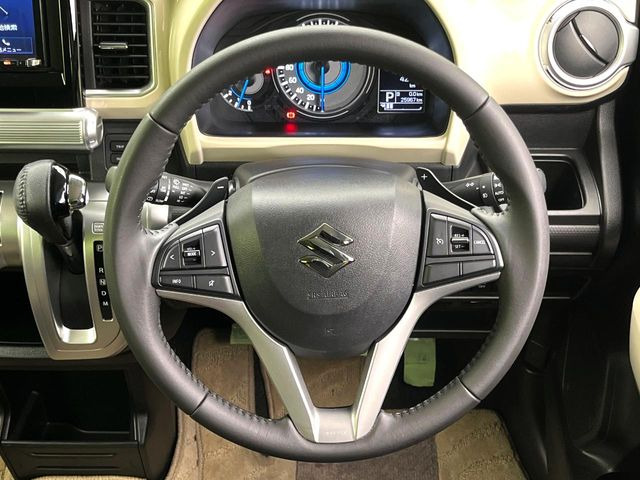 �y�����v�����X�e�A�����O�z�㎿�Ȋv���g�p���邱�ƂŁA��ɂ����������݂ƂĂ��^�]���₷���n���h���ł���