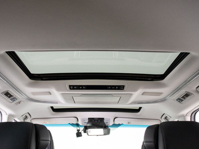 ★サンルーフ★&zwnj;人気装備のサンルーフ装着!開放的な空間をお楽しみいただけます!