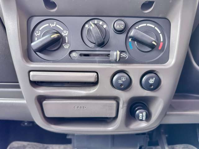 �C���ɍ��킹�Ē����I�ɑ��삷�邱�ƂŁA�ԓ������ł����K�ɕۂĂ܂��B