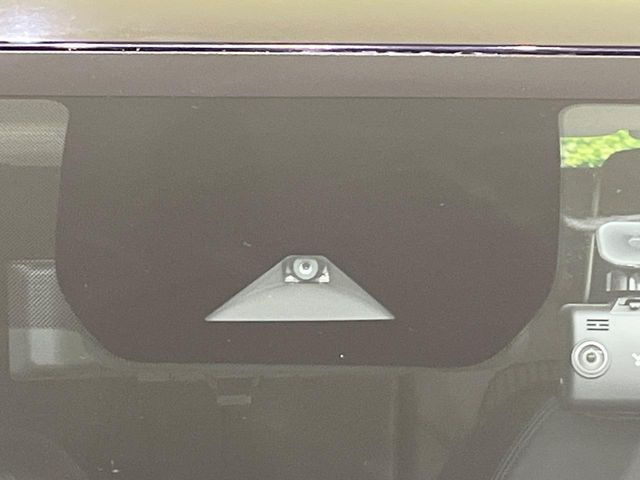 �y�G�}�[�W�F���V�[�u���[�L�z���s���ɑO���̎ԗ�����F�����A�Փ˂������Ȏ��͌x��ƃu���[�L�ŏՓˉ���Ɣ�Q�y�����A�V�X�g�B�����S�Ƀh���C�u�����y���݂��������܂��B