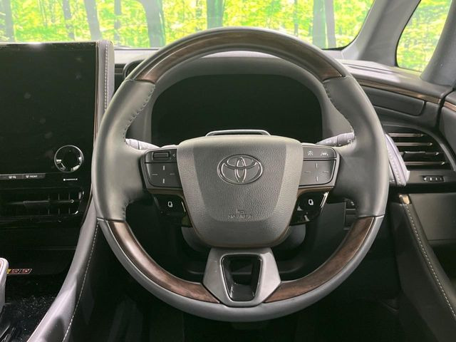 ステアリングも使用感が少なく、きれいな状態となっております♪