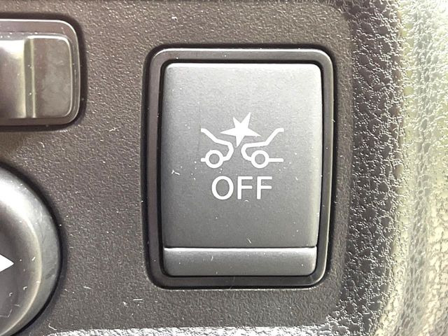 �y�G�}�[�W�F���V�[�u���[�L�z���s���ɑO���̎ԗ�����F�����A�Փ˂������Ȏ��͌x��ƃu���[�L�ŏՓˉ���Ɣ�Q�y�����A�V�X�g�B�����S�Ƀh���C�u�����y���݂��������܂��B