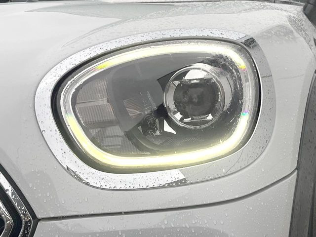 ��LED�w�b�h���C�g:��ԑ��s�����ǍD�Ȏ��E���m�ۂ����S���ĉ^�]�ł��鍂�P�xLED�w�b�h���C�g�𑕔�!�_�����x�������A����d�͂��}�����Ă��܂��B