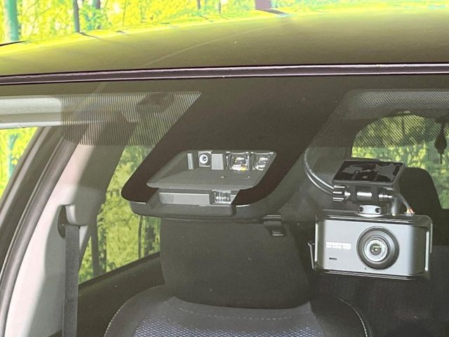 �y�g���^�Z�[�t�e�B�Z���X�z���s���ɑO���̎ԗ�����F�����A�Փ˂������Ȏ��͌x��ƃu���[�L�ŏՓˉ���Ɣ�Q�y�����A�V�X�g�B�����S�Ƀh���C�u�����y���݂��������܂��B