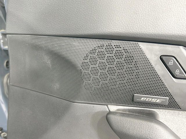 �yBOSE�T�E���h�V�X�e���z���[�J�[�I�v�V�����̍��i�ʃT�E���h�V�X�e���𓋍ځB��p�̃`���[�j���O���{���ꂽ�召�l�X�ȃX�s�[�J�[����ǎ��ȃT�E���h���t�ł��A�Տꊴ���ӂ�鉹����Ԃ����o���܂��B