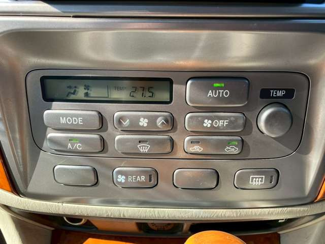 �C�ɂȂ邨�Ԃ�����܂�����E�̓d�b�ԍ����璼�ڂ��X�ɂ��₢���킹���������B�x�����@����ԗ����A��Ԃ܂łȂ�ł������������Ē����܂��B�X�^�b�t�ꓯ���A�����҂����Ă���܂��B