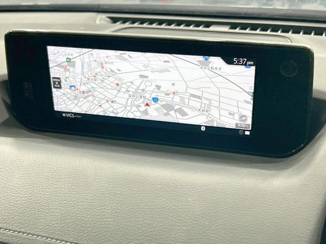 �y8.8�C���`�}�c�_�R�l�N�g�z�ԓ��̕��͋C�Ƀ}�b�`������^�̃f�B�X�v���C�B�X�}�z�ڑ��ł̃i�r�g�p��Bluetooth�Đ����A�l�X�ȋ@�\���y���߂܂��B�����I�ȃ_�C�������삪�\�ŁA�g��������ǍD�ł��B