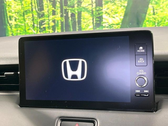 �y9�C���` �z���_�R�l�N�g�f�B�X�v���C�z���F���̍������ʃf�B�X�v���C�Ńi�r�̎g�p��A�������̃X�}�[�g�t�H���ƘA�g����bluetooth�ł̉��y�Đ����\�ł���