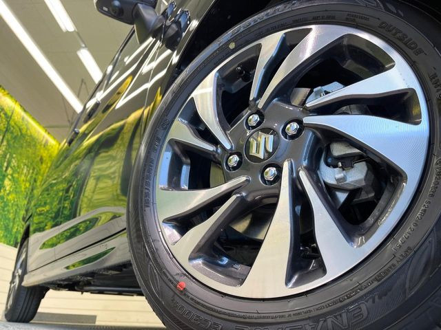 �y����15�C���`�A���~�z�C�[���z�O�ςɃ}�b�`���������A���~�z�C�[���𑕒����Ă���܂��B�e��ЊO�A���~�z�C�[����A�X�^�b�h���X�^�C�����戵�����Ă���܂��B���񂲑��k����������