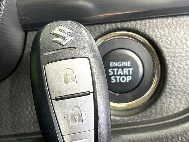 �y�L�[���X�X�^�[�g�V�X�e���z�J�o����|�P�b�g�ɓ��ꂽ�܂܂ł��h�A�̎{���E�������\�ȃX�}�[�g�L�[�𑕔��B�G���W���̃I���E�I�t�����J�M�����o���K�v����������Ƃ��Ă��֗��ł���