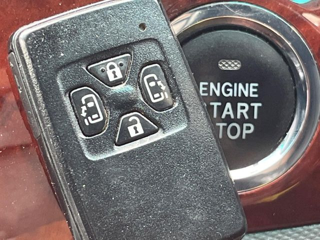 �y�X�}�[�g�L�[�z�J�o����|�P�b�g�ɓ��ꂽ�܂܂ł��h�A�̎{���E�������\�ȃX�}�[�g�L�[�𑕔��B�G���W���̃I���E�I�t�����J�M�����o���K�v����������Ƃ��Ă��֗��ł���