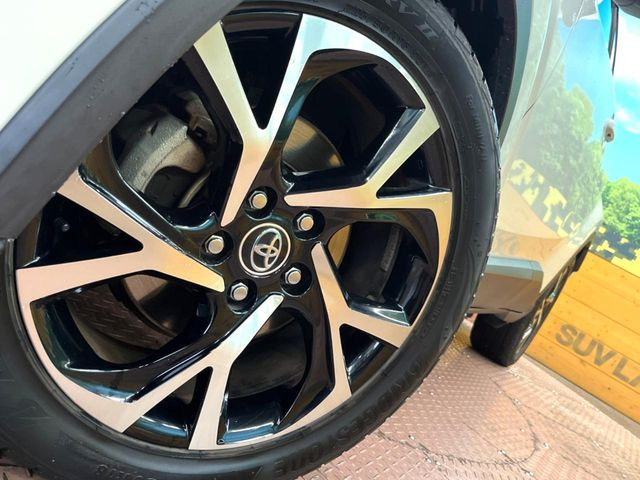 �y����18�C���`�A���~�z�C�[���z�O�ςɃ}�b�`���������A���~�z�C�[���𑕒����Ă���܂��B�e��ЊO�A���~�z�C�[����A�X�^�b�h���X�^�C�����戵�����Ă���܂��B���񂲑��k����������