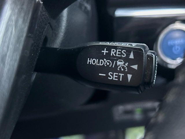 【レーダークルーズコントロール】高速道路での長距離走行が楽に!!自動で速度を保つクルーズコントロールが、衝突軽減システムと連携し、前方の車両を感知して車間を保つように速度調節してくれます!!