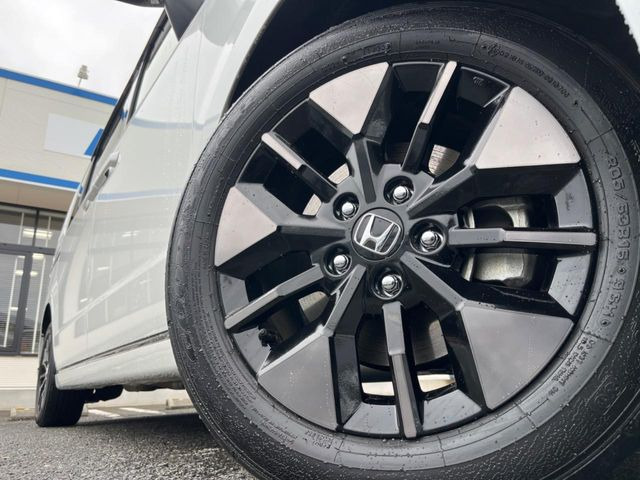 �y����16�C���`�A���~�z�C�[���z�O�ςɃ}�b�`���������A���~�z�C�[���𑕒����Ă���܂��B�e��ЊO�A���~�z�C�[����A�X�^�b�h���X�^�C�����戵�����Ă���܂��B���񂲑��k����������