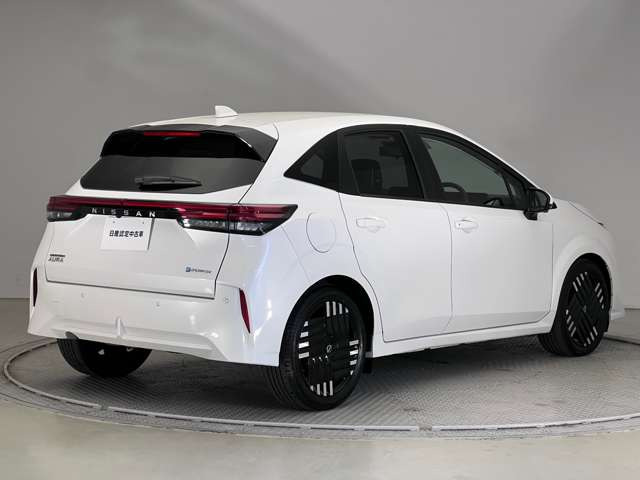 ノートオーラ1.2 G レザーエディション