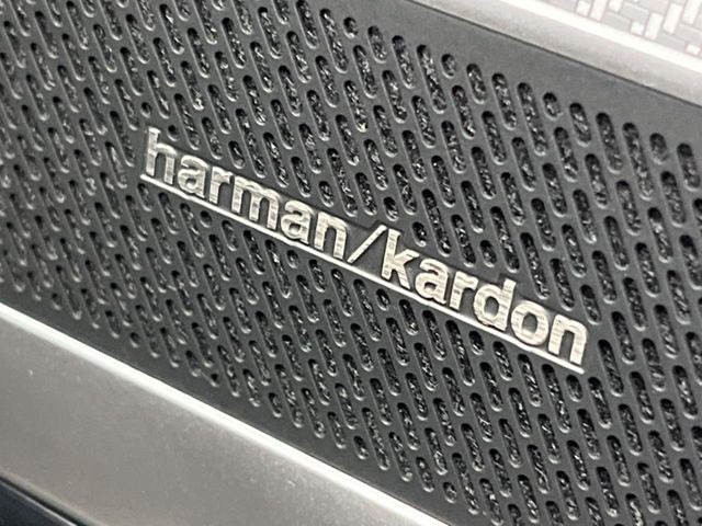 ��harman/kardon�T�E���h�V�X�e��:�I�[�f�B�I��僁�[�J�[����|����v���~�A���X�s�[�J�[�𑕔��B�����̃X�s�[�J�[����A���̗������܂ŕ����鍂�i���ȉ��y�����y���݂��������܂��B