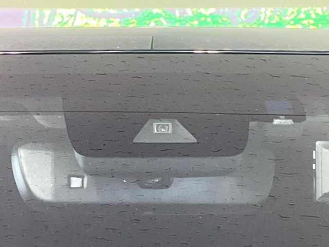 �y�g���^�Z�[�t�e�B�Z���X�z���s���ɑO���̎ԗ�����F�����A�Փ˂������Ȏ��͌x��ƃu���[�L�ŏՓˉ���Ɣ�Q�y�����A�V�X�g�B�����S�Ƀh���C�u�����y���݂��������܂��B