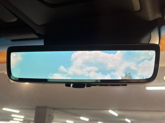 �y�f�W�^���C���i�[�~���[�z��Ȃ̑傫�ȉו��⓯��҂Ō�����m�F���Â炢���ł����S!�J�������B�e�����ԗ�����̉f�������[���~���[���ɕ\���B