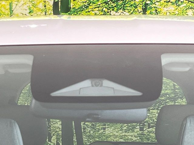 �y�z���_�Z���V���O�z���s���ɑO���̎ԗ�����F�����A�Փ˂������Ȏ��͌x��ƃu���[�L�ŏՓˉ���Ɣ�Q�y�����A�V�X�g�B�����S�Ƀh���C�u�����y���݂��������܂��B