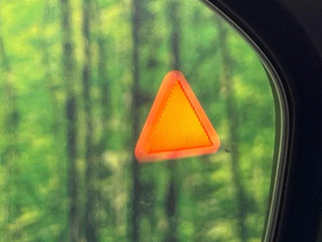 �y������p���m�z���s���A�h�A�~���[�̎��p�ɂȂ�₷���ӏ��Ɍ㑱�Ԃ��ڋ߂���ƃT�C�h�~���[�t�߂Ɍx����\���A�h���C�o�[�ɒ��ӊ��N�����Ă���܂��B