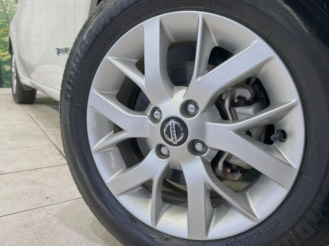 �y����15�C���`�A���~�z�C�[���z�O�ςɃ}�b�`���������A���~�z�C�[���𑕒����Ă���܂��B�e��ЊO�A���~�z�C�[����A�X�^�b�h���X�^�C�����戵�����Ă���܂��B���񂲑��k����������