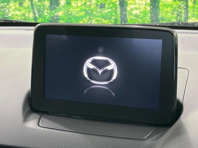 �y�}�c�_�R�l�N�g�i�r�z�ԓ��̕��͋C�Ƀ}�b�`������̌^�^�C�v�̃i�r�B�e����q�ݒ��Bluetooth�Đ����A�l�X�ȋ@�\���y���߂܂��B�����I�ȃ_�C�������삪�\�ŁA�g��������ǍD�ł��B