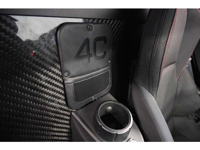 8C�R���y�e�B�c�B�I�[�l�Ɠ��l�ɁA�C�^���A ���f�i�̃}�Z���e�B�H��Ő��Y���ꂽ���Ԃł��B