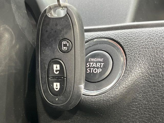 �y�L�[���X�X�^�[�g�V�X�e���z�J�o����|�P�b�g�ɓ��ꂽ�܂܂ł��h�A�̎{���E�������\�ȃX�}�[�g�L�[�𑕔��B�G���W���̃I���E�I�t�����J�M�����o���K�v����������Ƃ��Ă��֗��ł���