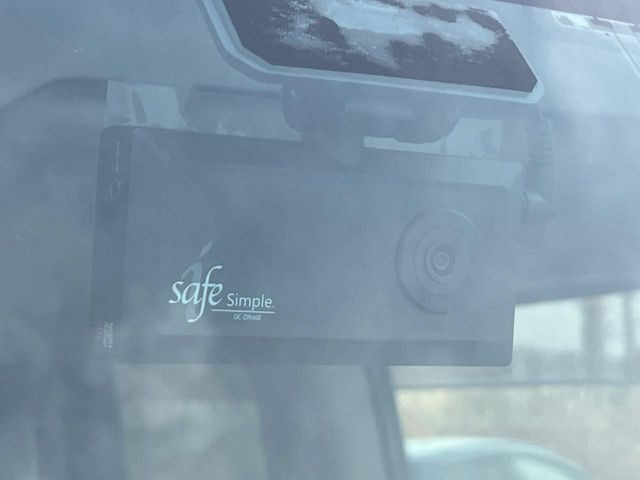 【ドライブレコーダー】ドライブレコーダー装備!走行中はもちろん、あおり運転や事故に遭遇した際、映像で記録し、万一のリスクに備えます。※記録用SDカードはお客様ご自身でご準備いただく必要があります。