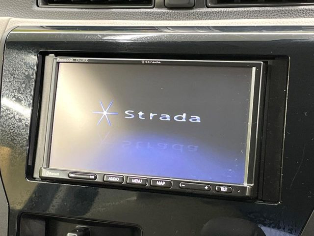 �y�����i�r�z�l�C�̏����i�r�𑕔����Ă���܂��B�i�r�̎g���₷���͂������A�I�[�f�B�I�@�\���[��!�L�����v�◷�s�͂������A�ʋ΂┃�����ȂǕ��i�̃h���C�u���y�����Ȃ�͂���