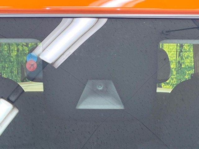 �y�C���e���W�F���g�G�}�[�W�F���V�[�u���[�L�z�t�����g�J�����őO���̎ԗ�����s�҂����m�B�Փ˂������Ȏ��͏Փ˔�Q�y���u���[�L���쓮�A�Փˉ�����T�|�[�g�B�����S�Ƀh���C�u�����y���݂��������܂��B