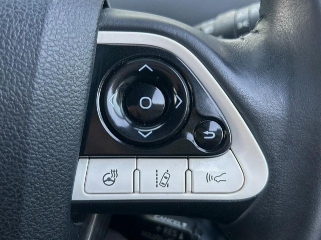 【トヨタセーフティセンス】走行中に前方の車両等を認識し、衝突しそうな時は警報とブレーキで衝突回避と被害軽減をアシスト。より安全にドライブをお楽しみいただけます。