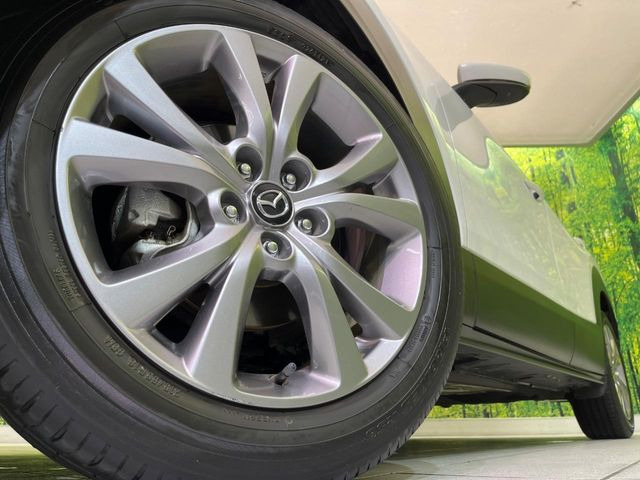 �y����18�C���`�A���~�z�C�[���z�O�ςɃ}�b�`���������A���~�z�C�[���𑕒����Ă���܂��B�e��ЊO�A���~�z�C�[����A�X�^�b�h���X�^�C�����戵�����Ă���܂��B���񂲑��k����������