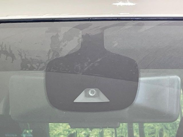 �y�C���e���W�F���g�G�}�[�W�F���V�[�u���[�L�z�t�����g�J�����őO���̎ԗ�����s�҂����m�B�Փ˂������Ȏ��͏Փ˔�Q�y���u���[�L���쓮�A�Փˉ�����T�|�[�g�B�����S�Ƀh���C�u�����y���݂��������܂��B