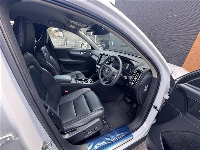 XC40T4 AWD インスクリプション 4WD