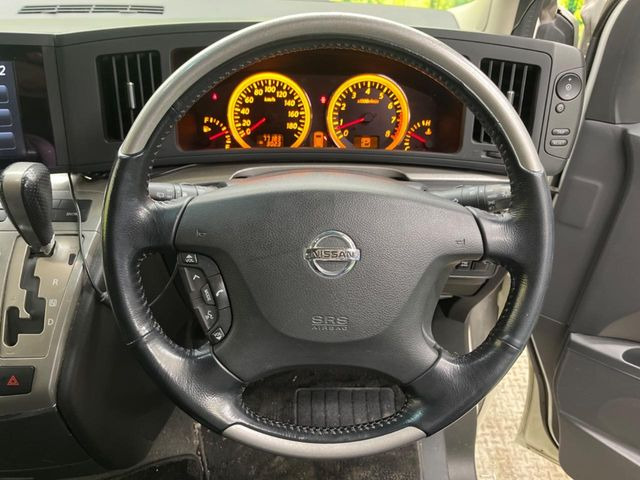 �y�����v�����X�e�A�����O�z�㎿�Ȋv���g�p���邱�ƂŁA��ɂ����������݂ƂĂ��^�]���₷���n���h���ł���