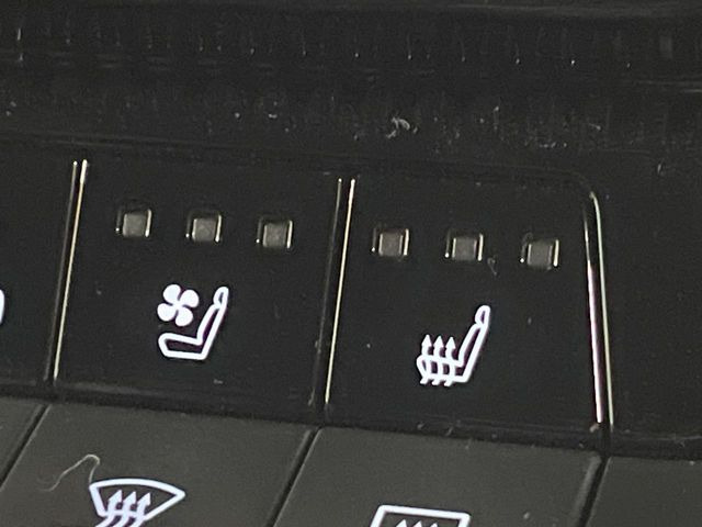 �y�V�[�g�x���`���[�V�����z�ď�͗��������ł��K��w���̔M�⃀����h���A�~�̓G�A�R�������������܂�܂��B���U�[�V�[�g�ɂ��ꂵ�������ŁA�G�߂��킸���K�ɉ߂����܂��B