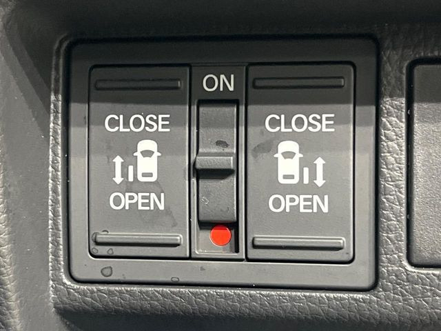 �y�����p���[�X���C�h�h�A�z�X�}�[�g�L�[��^�]�Ȃ̃X�C�b�`�Ō�ȗ����X���C�h�h�A�̊J���\���d��������͂����ăh�A���J����K�v�������A�����Ȃ��q�l�ł��ȒP�ɊJ���߂ł����K�ł���