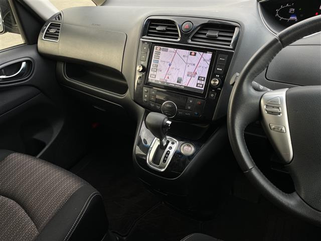 セレナ2.0 ハイウェイスター Vセレクション+Safety II S-HYBRID